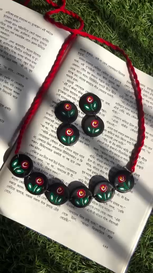 Motif Choker